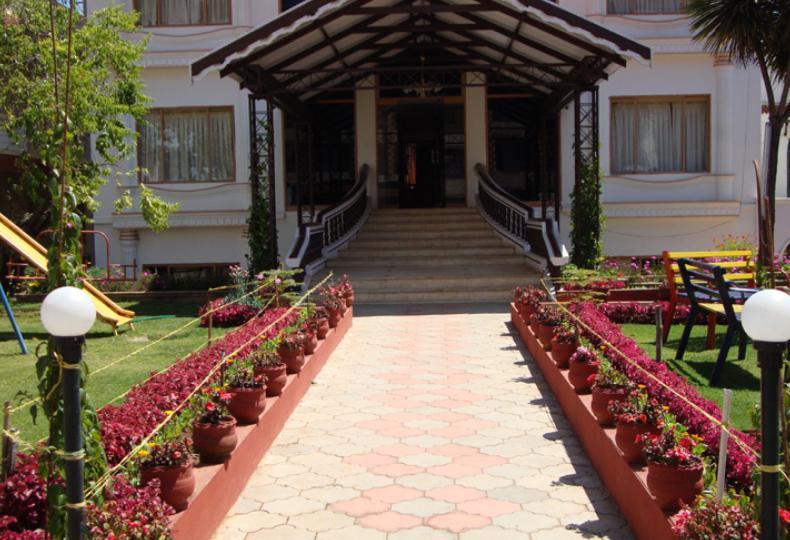 Hotel Sapphire Grand Ooty Kültér fotó