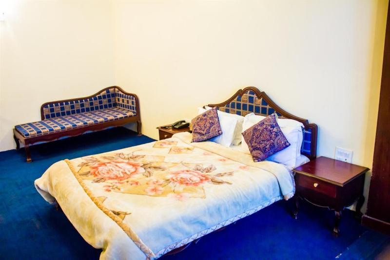 Hotel Sapphire Grand Ooty Kültér fotó
